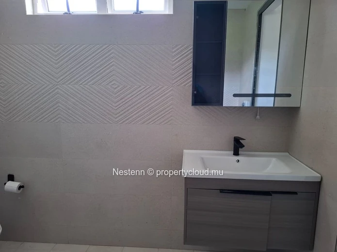 3-bedroom apartment with mountain view.
