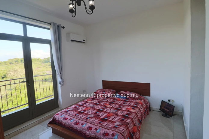 À LOUER – Superbe villa en Duplex  avec Piscine et Grand Jardin arbore.