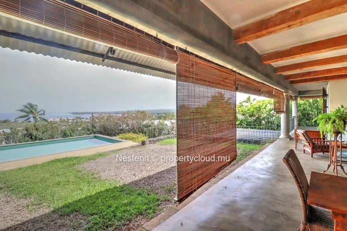 Incroyable villa de style colonial de 3 chambres avec belle vue sur mer