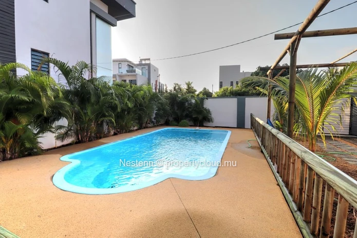 Superbe villa contemporaine de 4 chambres avec piscine