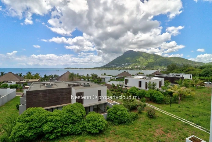 Magnifique duplex de 3 chambres avec piscine privée et vue sur la mer