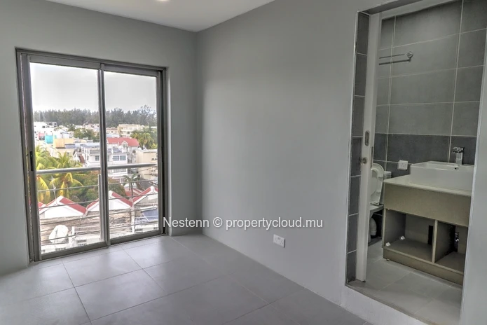 Superbe penthouse de 3 chambres vue mer et montagne