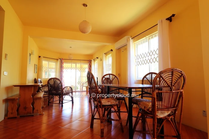 Maison de 2 chambres avec jardin spacieux et cuisine extérieure