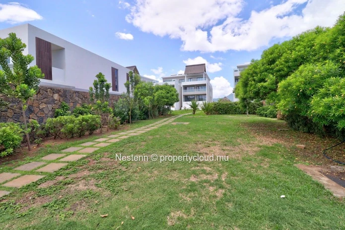 Magnificent 3-bedroom duplex with private pool and sea view
