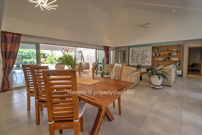 Superbe villa de luxe avec jardin 