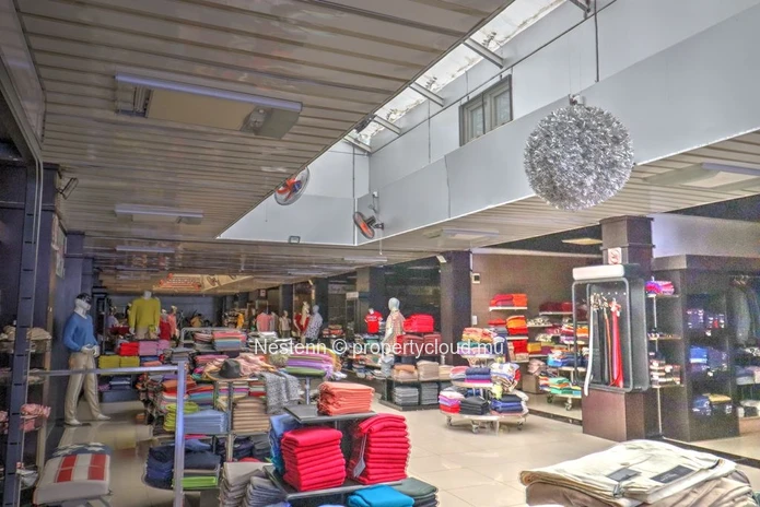 Commercial Space of 1200 m²