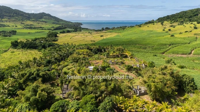 Domaine avec vue sur mer comprenant 17 chalets dans un cadre tropical luxuriant