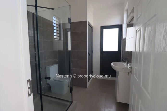 Appartement moderne de 3 chambres dans une résidence sécurisée au 2ème étage