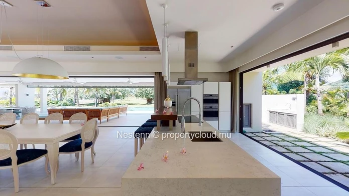Exceptional 5-bed villa with mountain views in a renowned golf estate.