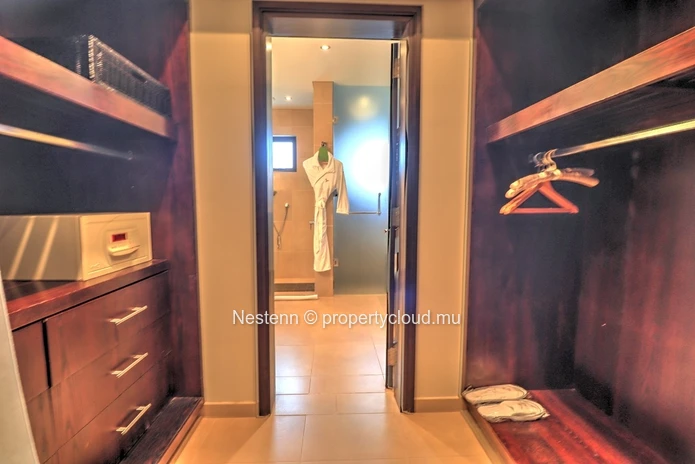 Appartement de luxe de 3 chambres dans un domaine prestigieux.