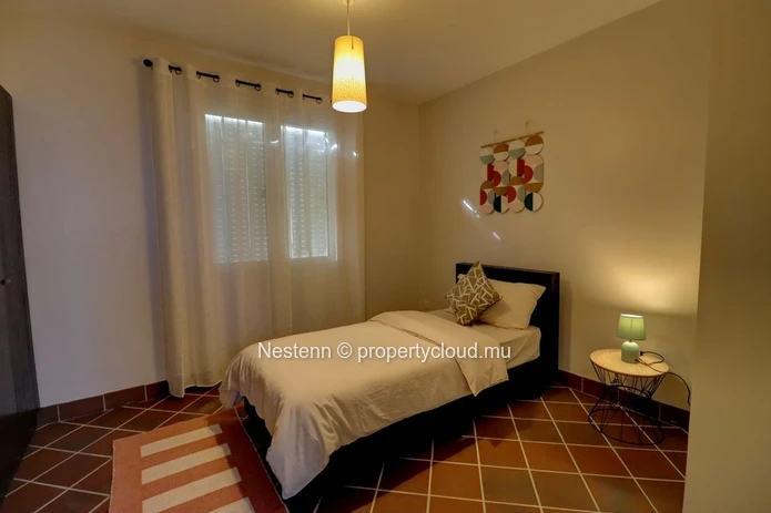 Contemporary 2-bedroom duplex in a secure lakeside residence