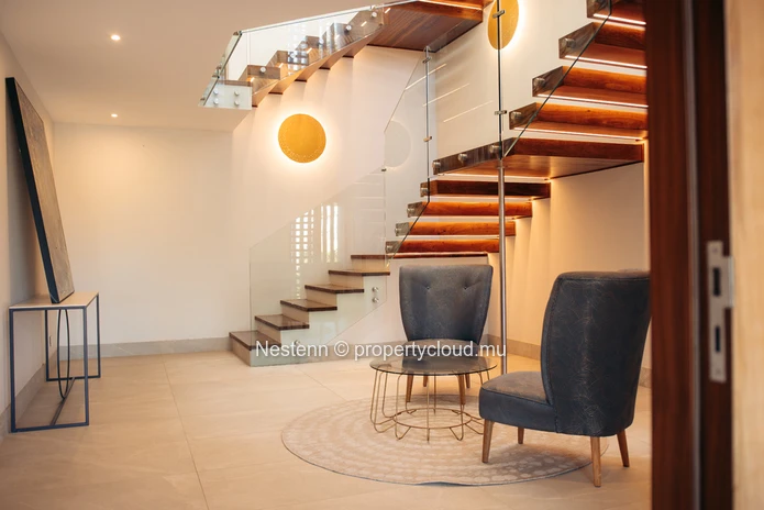 Villa design exclusive avec 5 chambres et vue imprenable sur les montagnes