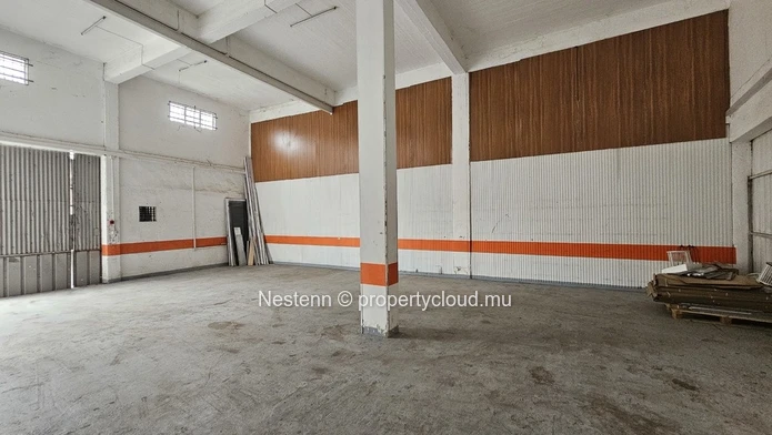 Entrepôt de 130m2