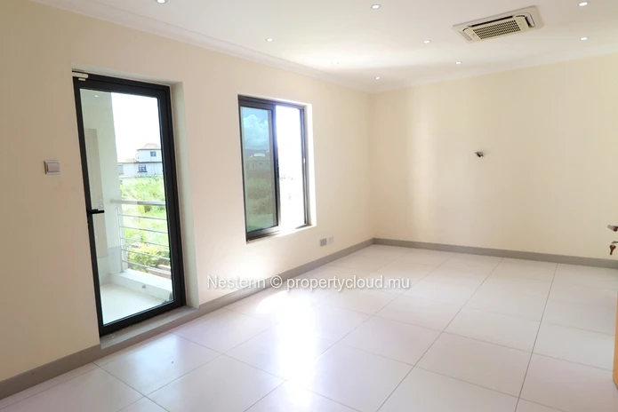 Villa moderne de 5 chambres avec piscine privée