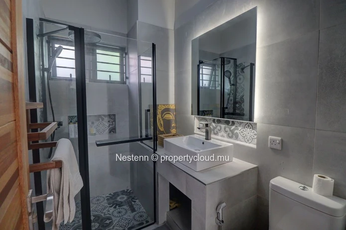 Beautiful, newly built single-storey villa with private pool, in a quiet residential area