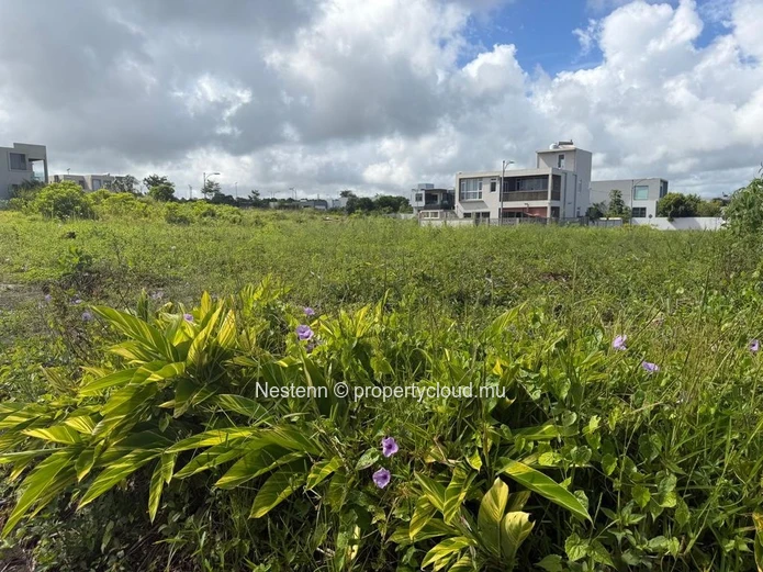 Residential land of 627.80 m²