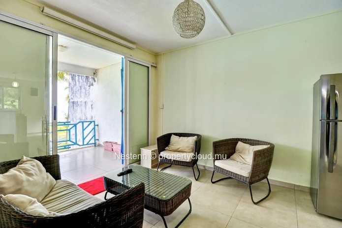 Modern 2-Bedroom Apartment with Beachfront Access