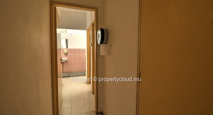 Office space of 371.61 m² 