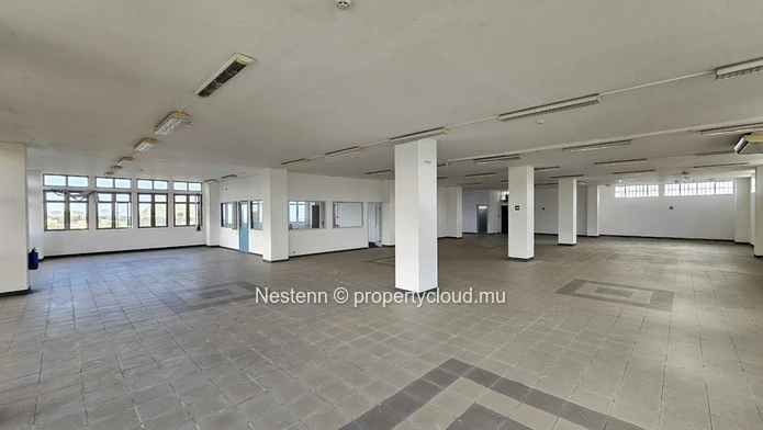Bureau espace-ouvert de 560m²