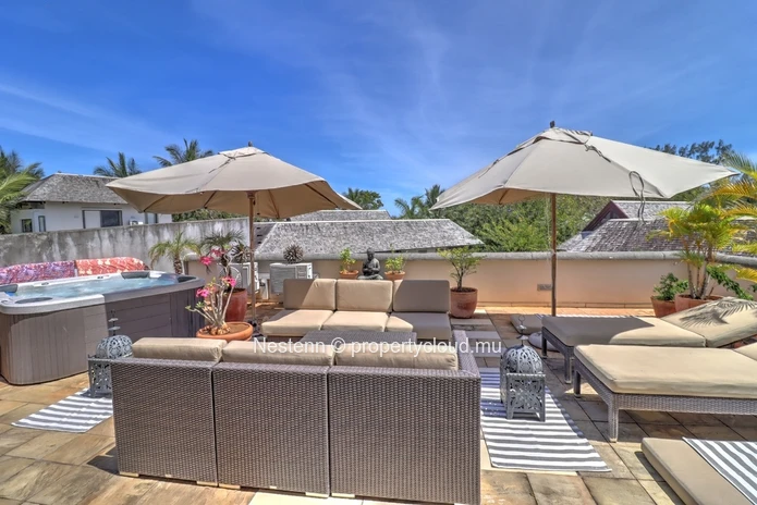 Duplex meublé de 4 chambres avec vue sur rivière et montagne, et proche de plage