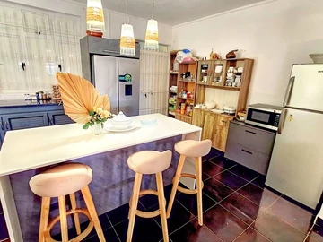 6 Bedroom House