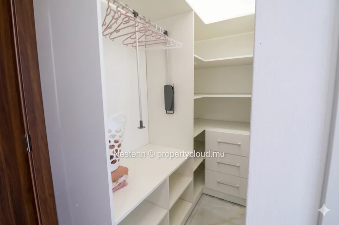 Modern Duplex Villa in Cap Malheureux with 5 bedrooms, private pool, American kitchen, and fully furnished, ideal for...