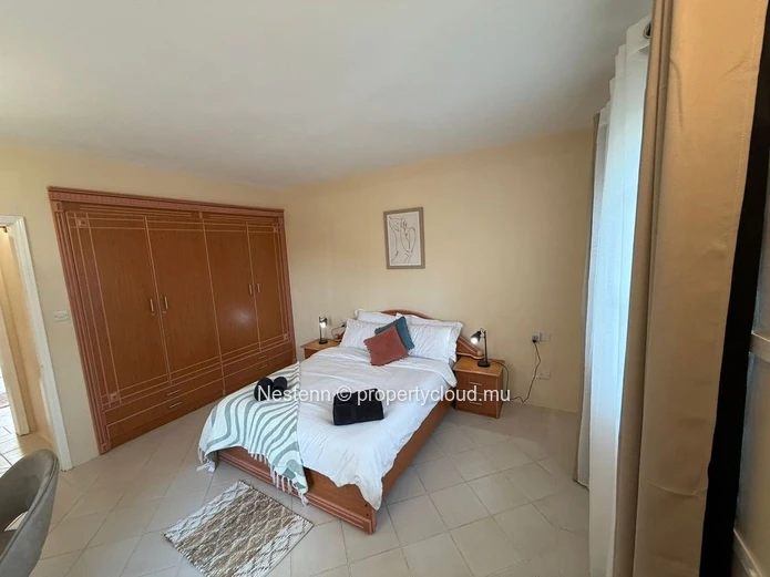 Villa rénovée de 3 chambres avec piscine en bord de mer