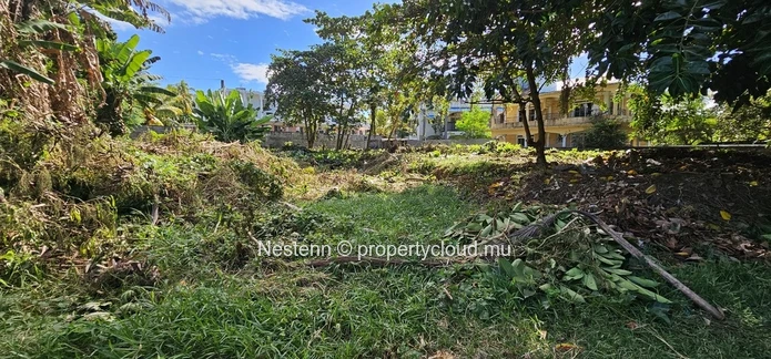 Terrain de 1, 477 m² Idéal pour projets résidentiels ou d'investissement