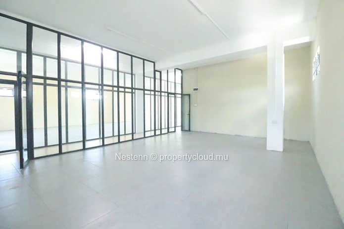 Espace bureau non meublé de 211 m² occupant l'ensemble du 4? étage