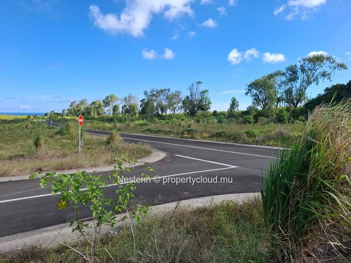 520 m² land with stunning sea and mountain views.