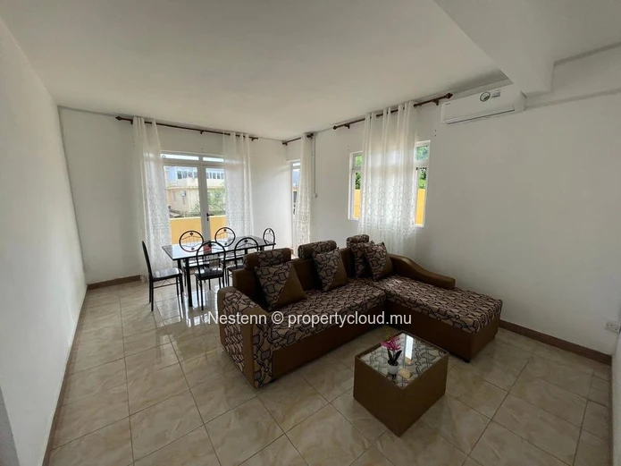Freshly renovated furnished 3 bedrooms apartment 