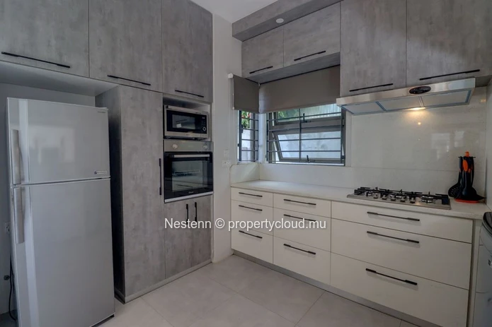 Beautiful, newly built single-storey villa with private pool, in a quiet residential area