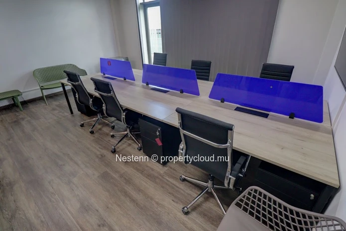 Prestigious office with breathtaking views in the heart of the Vivea Business Park