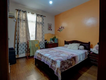 6 Bedroom House