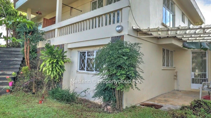 Traditional single-storey villa with 4 bedrooms