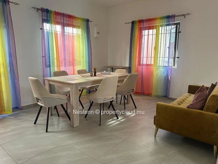 Duplex de 3 chambres dans une residence securisee.