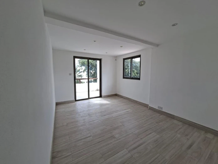 Villa de 4 chambres dans un residence securisee proche de la plage 