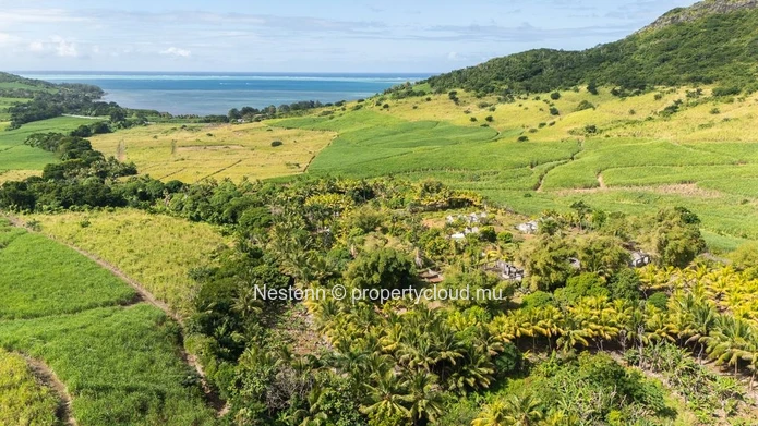 Domaine avec vue sur mer comprenant 17 chalets dans un cadre tropical luxuriant