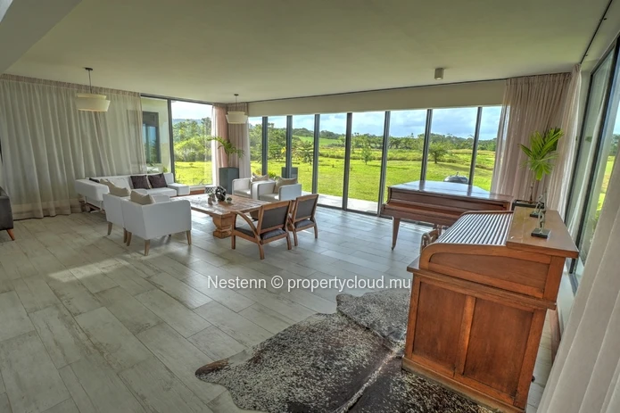 Vivez l'Excellence sur un Domaine de Golf