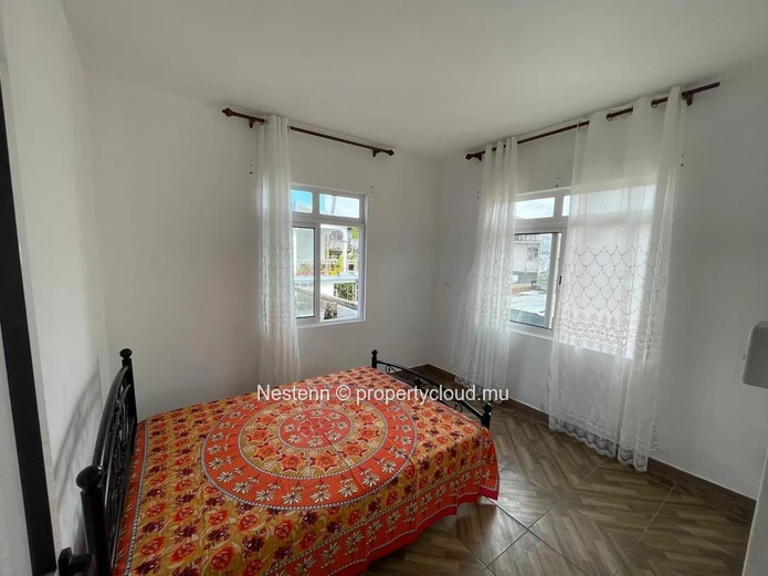 Freshly renovated furnished 3 bedrooms apartment 