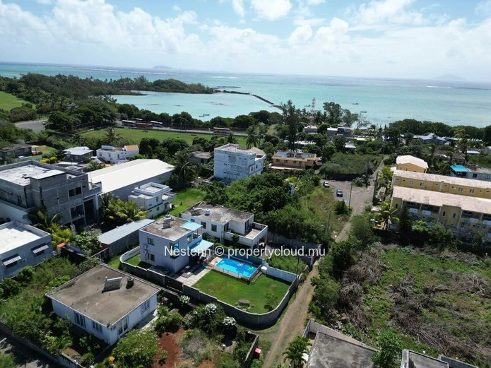 Residential plot of 600m² just steps from the beach 