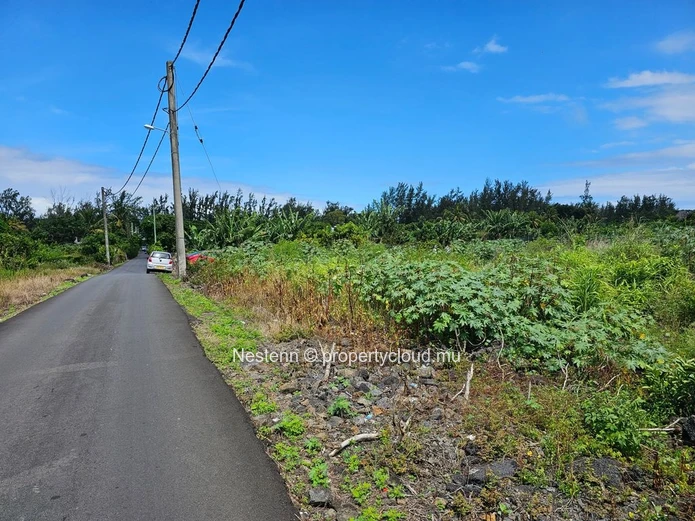 Terrain de 1081 m² proche de la plage