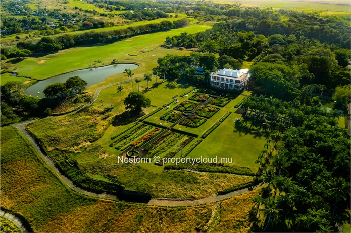 Terrain vue golf de 1125 m² dans un domaine d'exception 