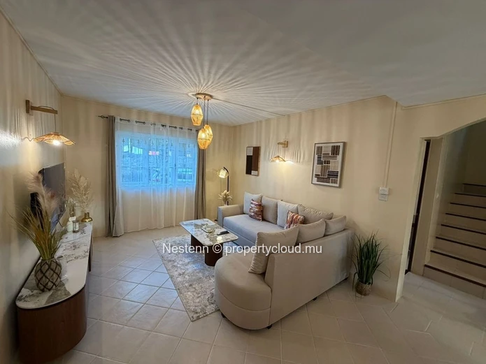 Villa rénovée de 3 chambres avec piscine en bord de mer