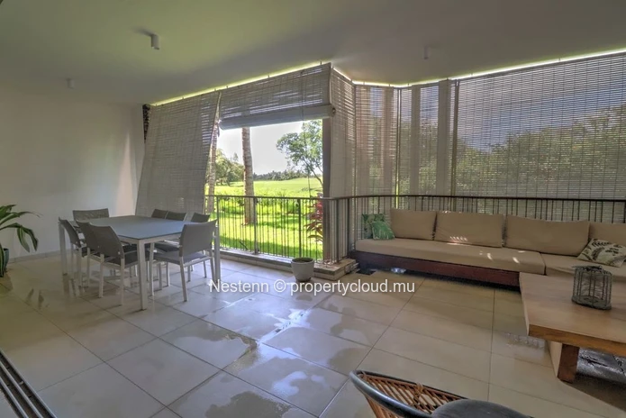 An exceptional 2-bed apartment in a golf estate 