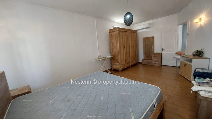 Charmant maison en duplex de 2 chambres à quelques minutes à pied de la plage.