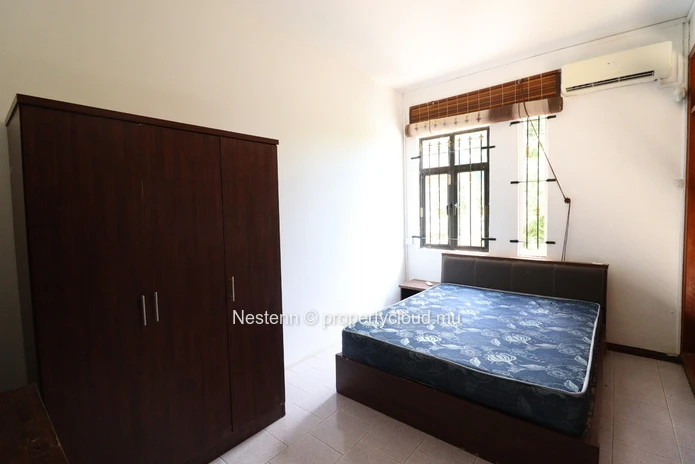 House to renovate near the beach with strong rental investment potential.