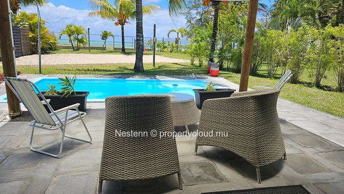 Propriété en bord de mer avec fort potentiel d'investissement 
