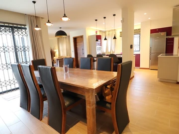 6 Bedroom House
