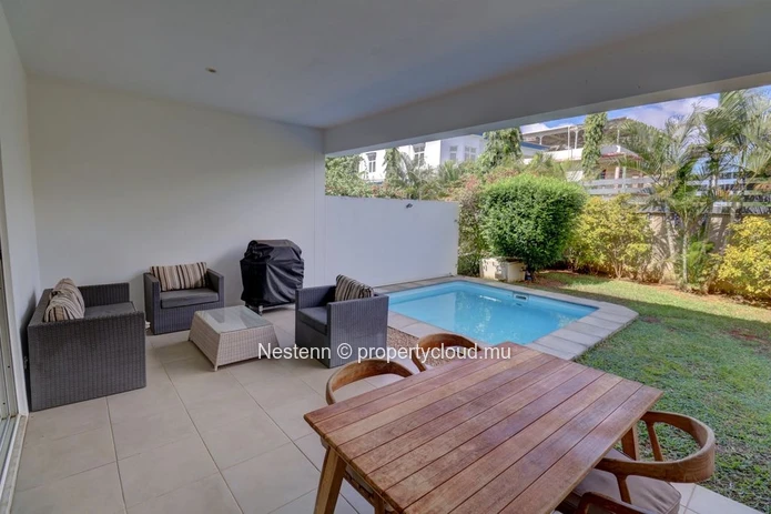 Townhouse de 3 Chambres avec piscine